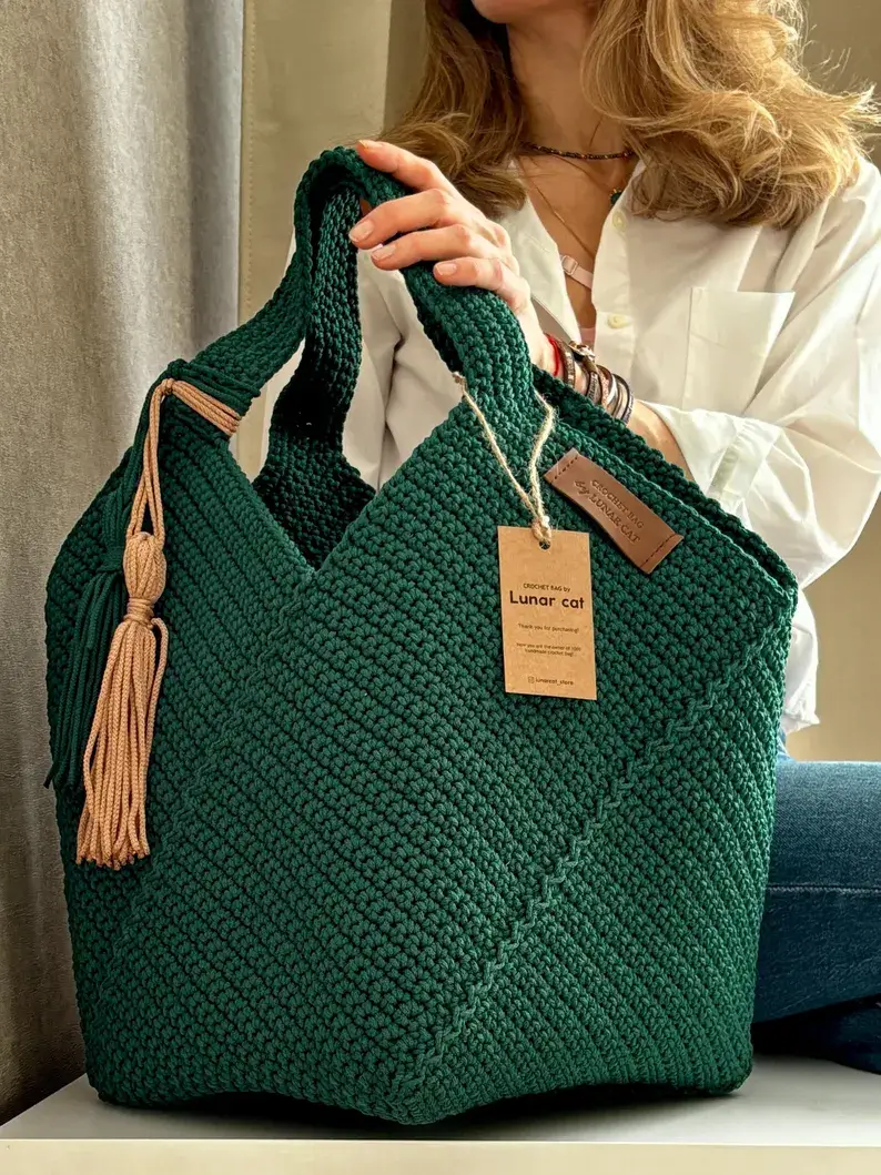 crochet shoulder bag for fall outfits